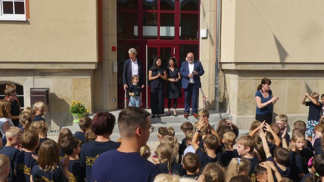 Sanierte Grundschule in Rudolstadt eröffnet Jena TV Sehen was bewegt