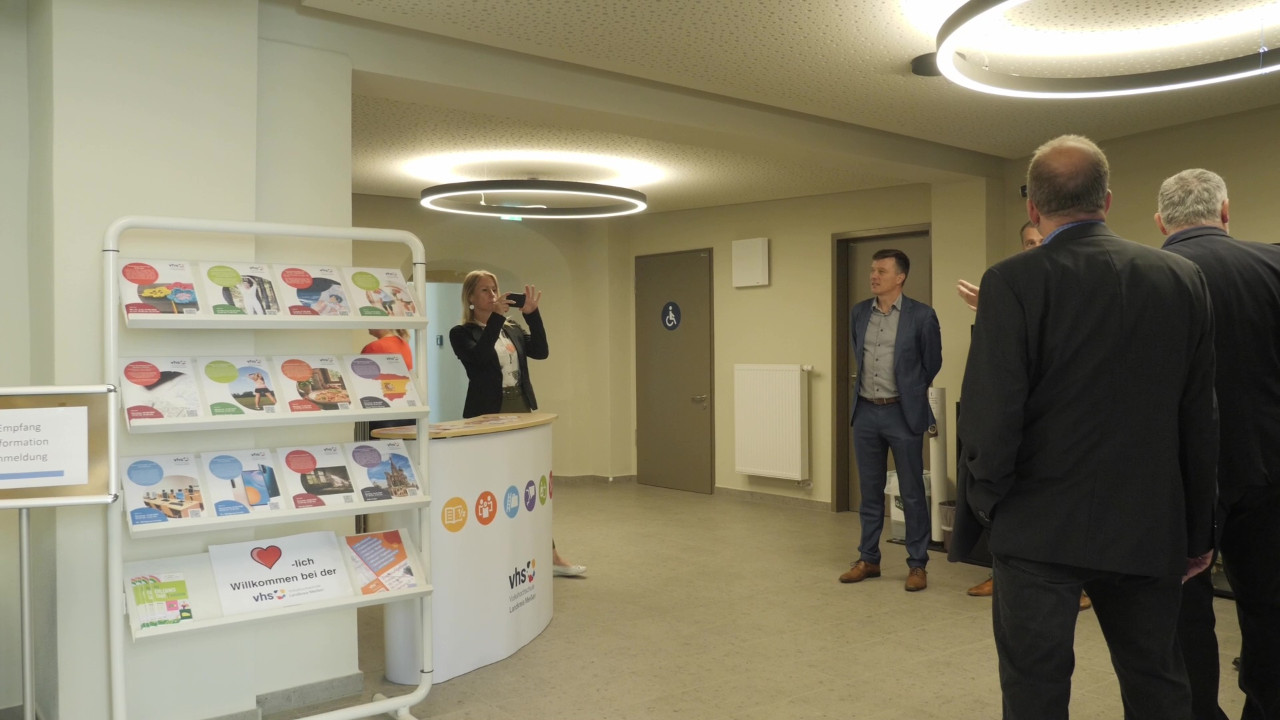 Volkshochschule zieht in den Baderberg