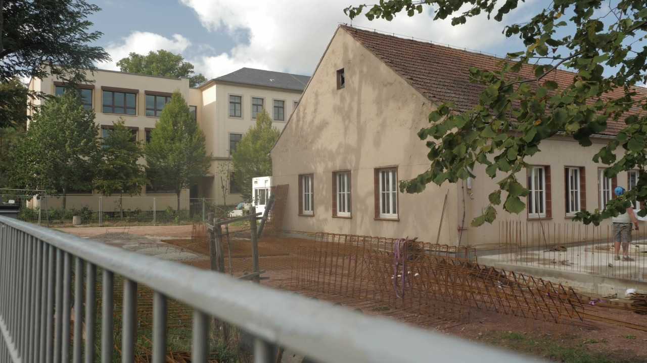 Rohbau wächst an der Pestalozzi-Schule 