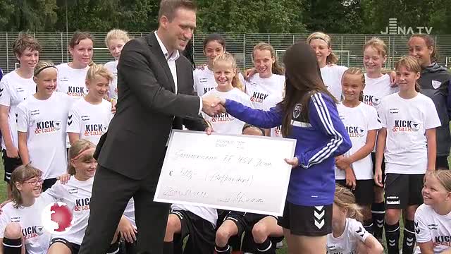 Fußball-Camp im Gange: Für Mädchen dreht sich beim USV Jena alles um das runde Leder 