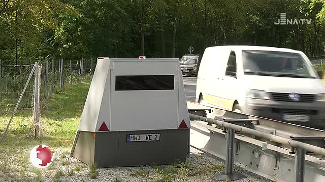 Im Test: Die Stadtverwaltung stellt einen neuen Panzerblitzer an Unfallschwerpunkten auf