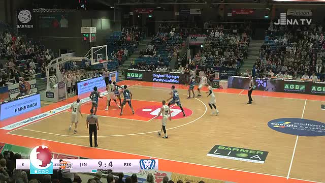 Heimsieg für Basketballer: Science City Jena konnte einen 76:74-Erfolg gegen Karlsruhe feiern