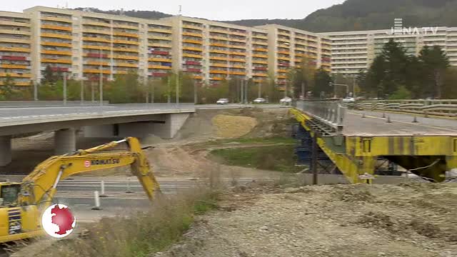 Gesperrt: Die Behelfsbrücke in der Stadtrodaer Straße wird abgebaut