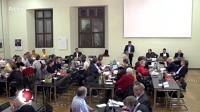 Umlaufverfahren gestartet: Ein Sonderausschuss soll die Arbeit des Stadtrates übernehmen 