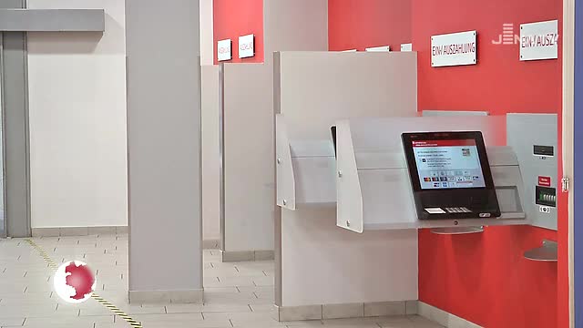 Zur Seite stehen: Die Sparkasse Jena-Saale-Holzland hilft Privat- und Firmenkunden