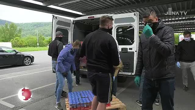 Für Bedürftige: Der Lions Club Jena spendete 2 000 Euro an ein Hilfsprojekt von FCC-Fans