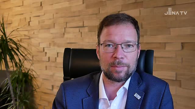 Zeit für Videobotschaft: Oberbürgermeister Thomas Nitzsche wirbt für die „Night of Light“-Kalenderaktion