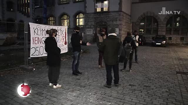 Gesammelt: Die Petition zur Verkehrswende mit 2 000 Unterschriften wurde im Stadtrat übergeben