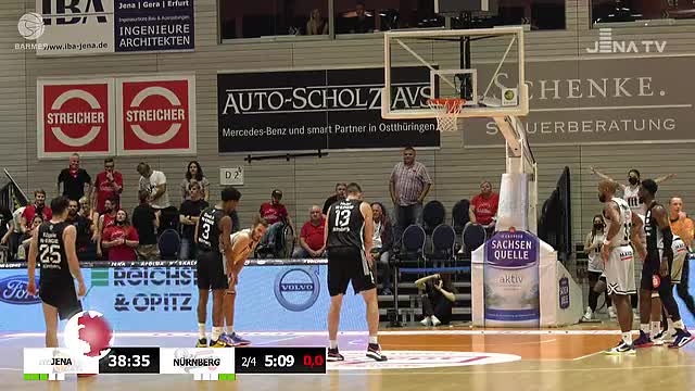 Medipolis SC mit Heimspielauftakt: Die Zweitliga-Basketballer gewannen souverän gegen Nürnberg 