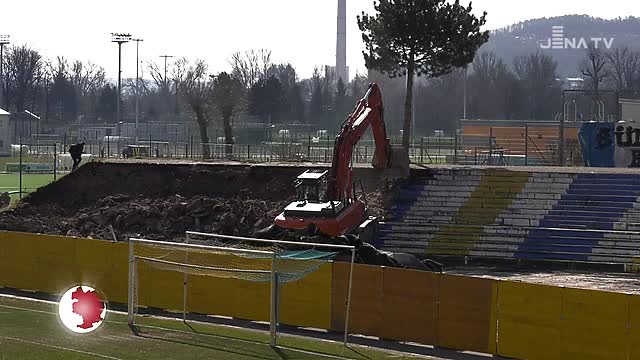 Endgültiger Abschied: Im Ernst-Abbe-Sportfeld Hat Heute Der Abriss Der ...