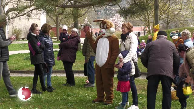 Osterüberraschung: In Winzerla versteckte der Osterhase mehr als 1 000 bunte Eier