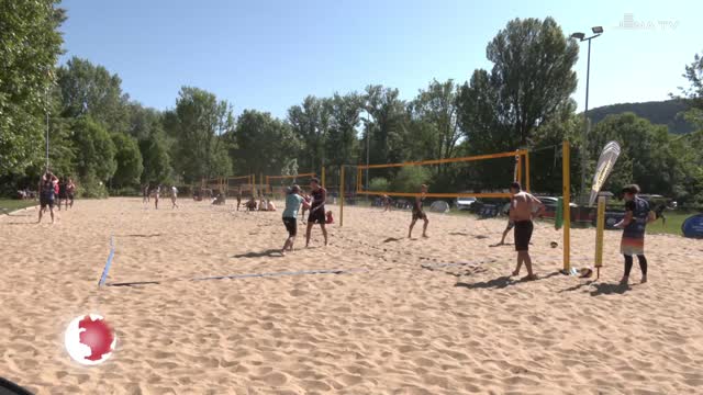 Turnier ausgetragen – Am Schleichersee traten 40 Beachvolleyball-Teams gegeneinander an