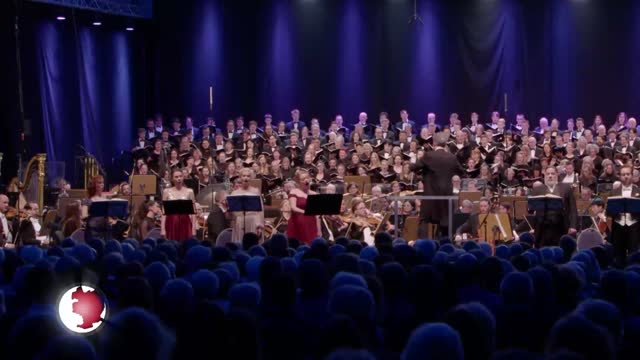 Jubiläumskonzert – Über 400 Musiker spielten Mahlers 8. Sinfonie