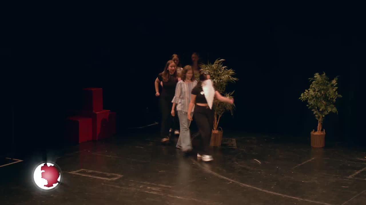 Trotzig – Schultheatertage bringen starke Gefühle auf die Bühne