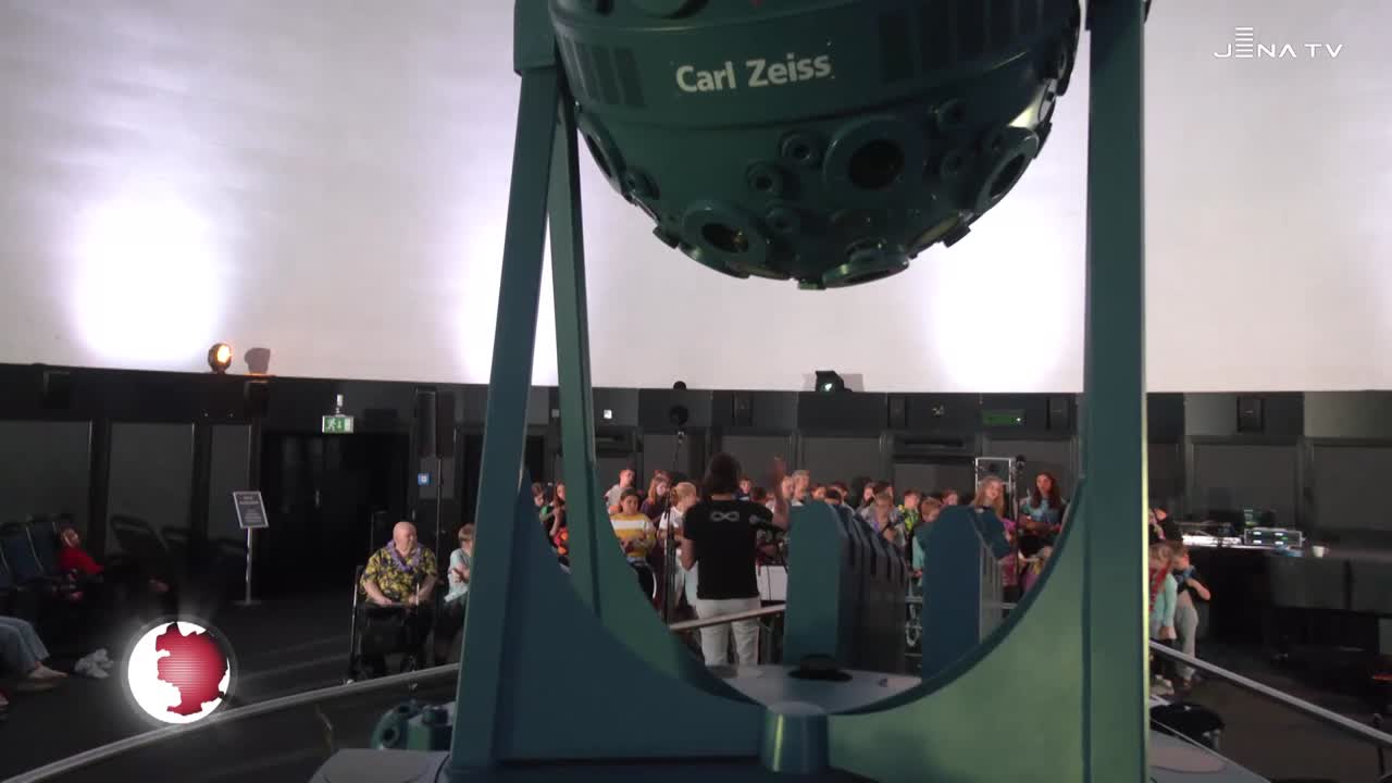 Festival unter Sternen – Ukulele-Begeisterte treffen sich im Planetarium