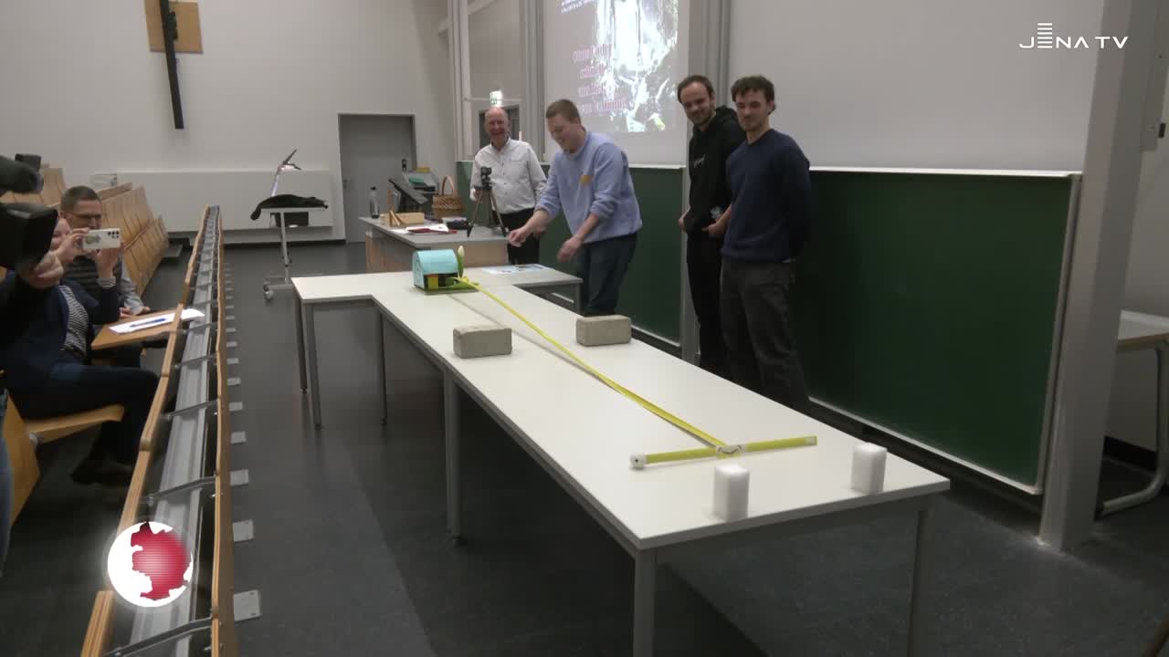 Tüfteln und testen – Erstsemester maßen sich im Konstruktionswettbewerb