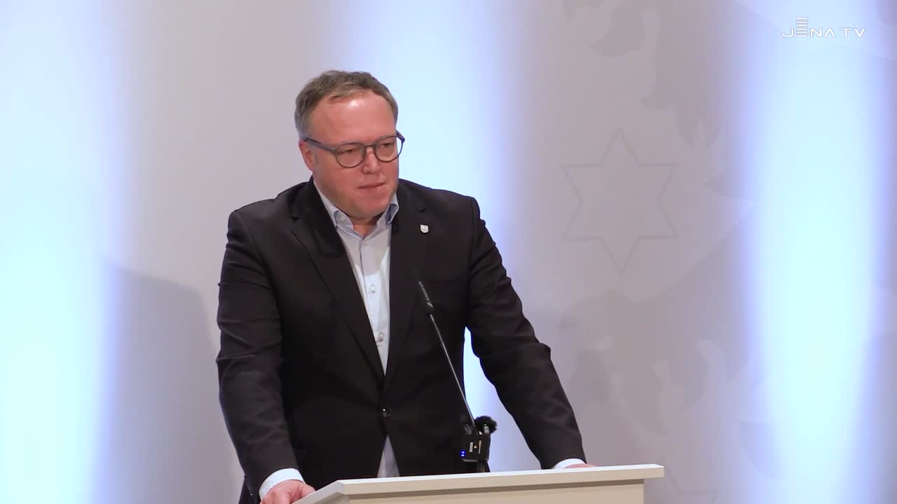 Bericht aus Erfurt: Mario Voigt kämpft um entzogenen Doktor-Titel / AfD fordert Rücktritt & Neuwahl Bericht aus Erfurt: Mario Voigt kämpft um entzogenen Doktor-Titel / AfD fordert Rücktritt & Neuwahl