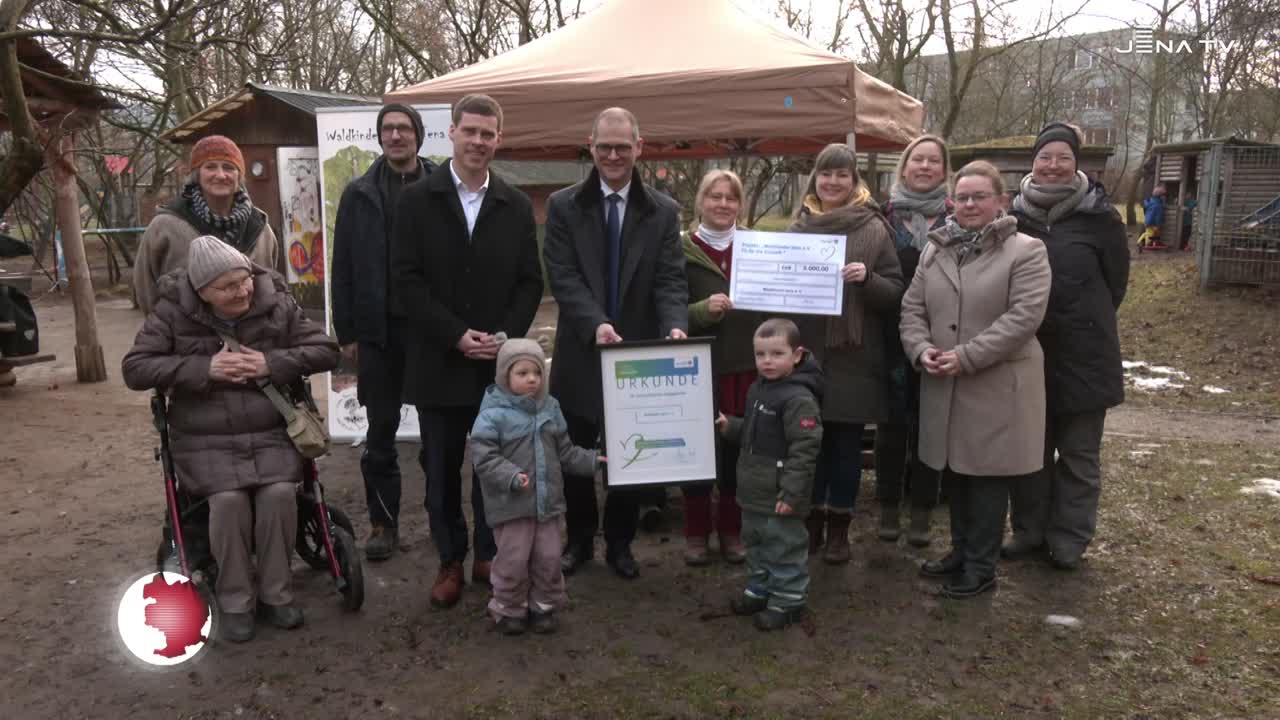 Ehrenamtsförderung – Waldkinder-Verein erhält Förderscheck