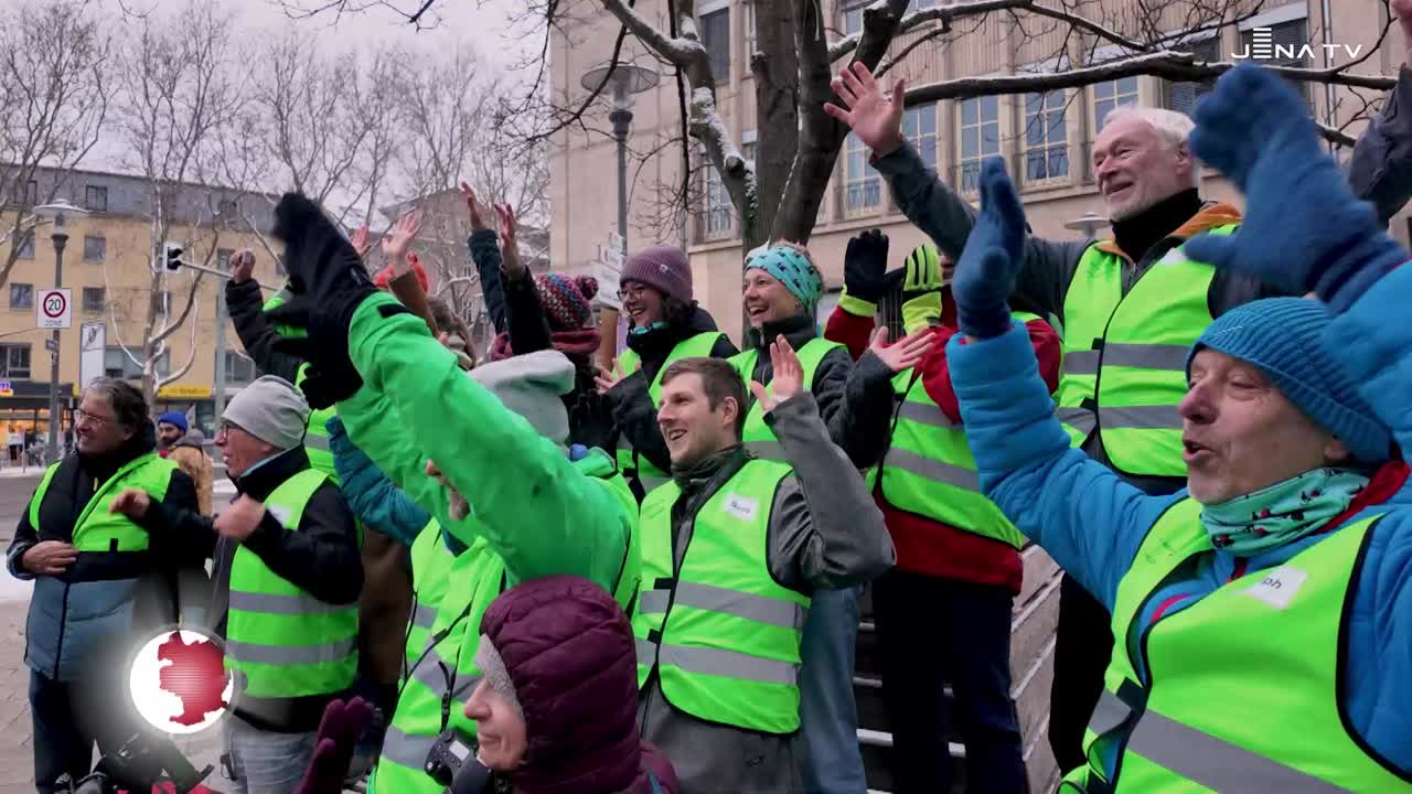 Winterspiele – Schneeball-Weitwerfen für Fahrrad-Rikschas