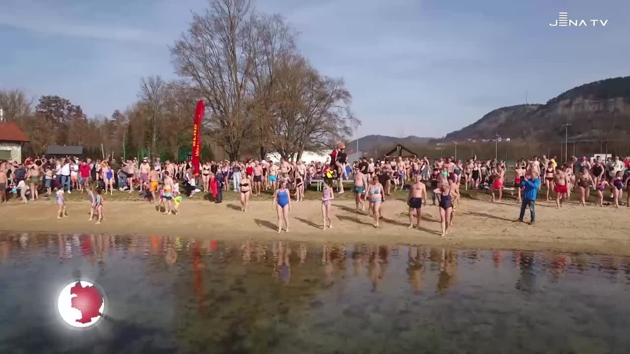 „Eisbaden“ – 800 Badefreudige beim nachgeholten Neujahrsschwimmen