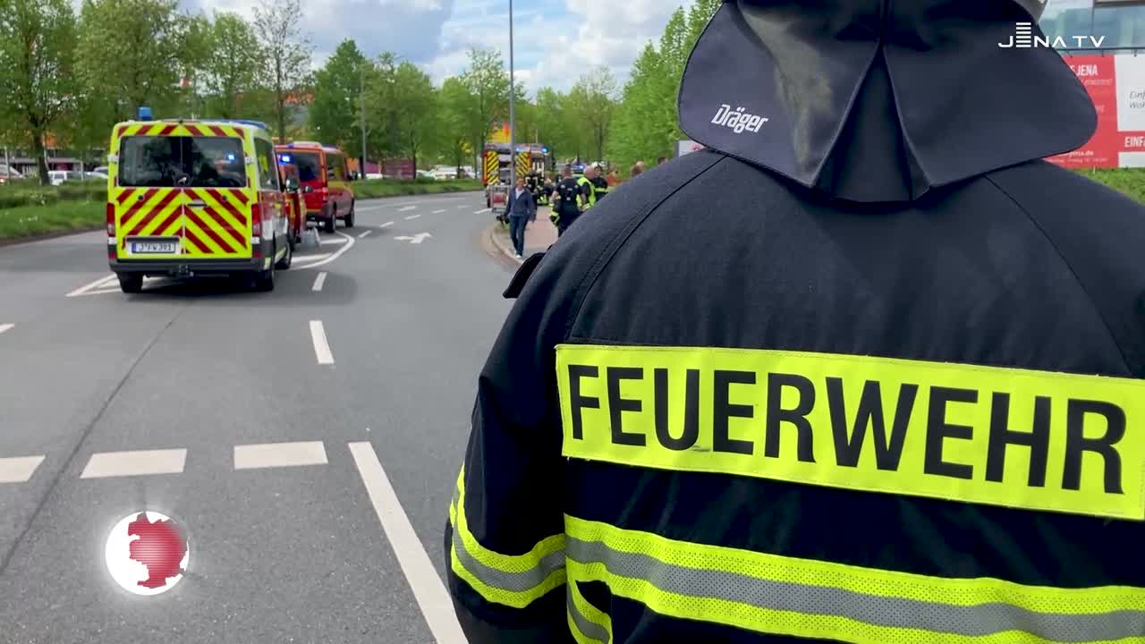 Großeinsatz – Brand in Tischlerei in Lobeda