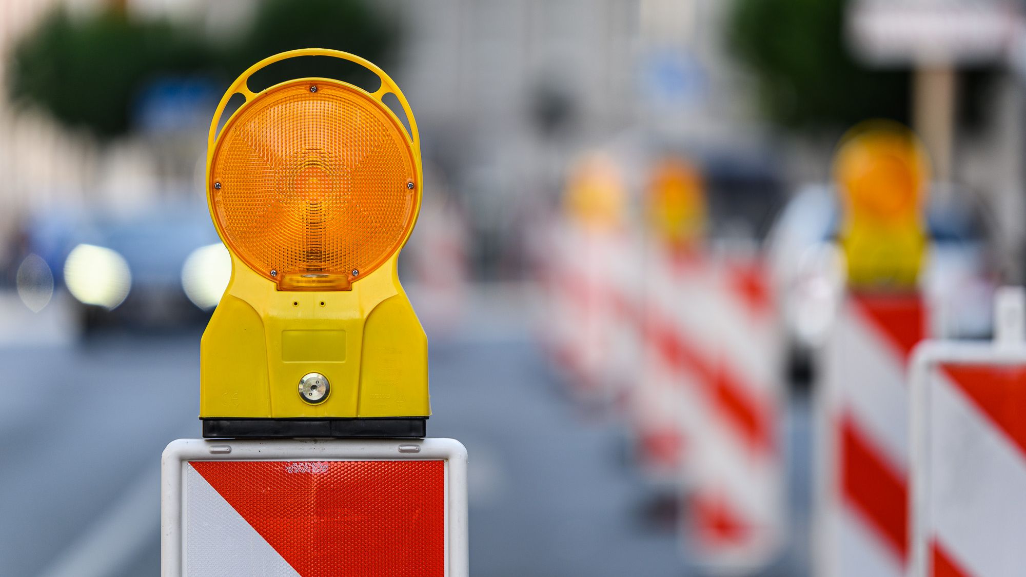 Neue Trinkwasserleitungen: Vollsperrung der Straße Am Anger