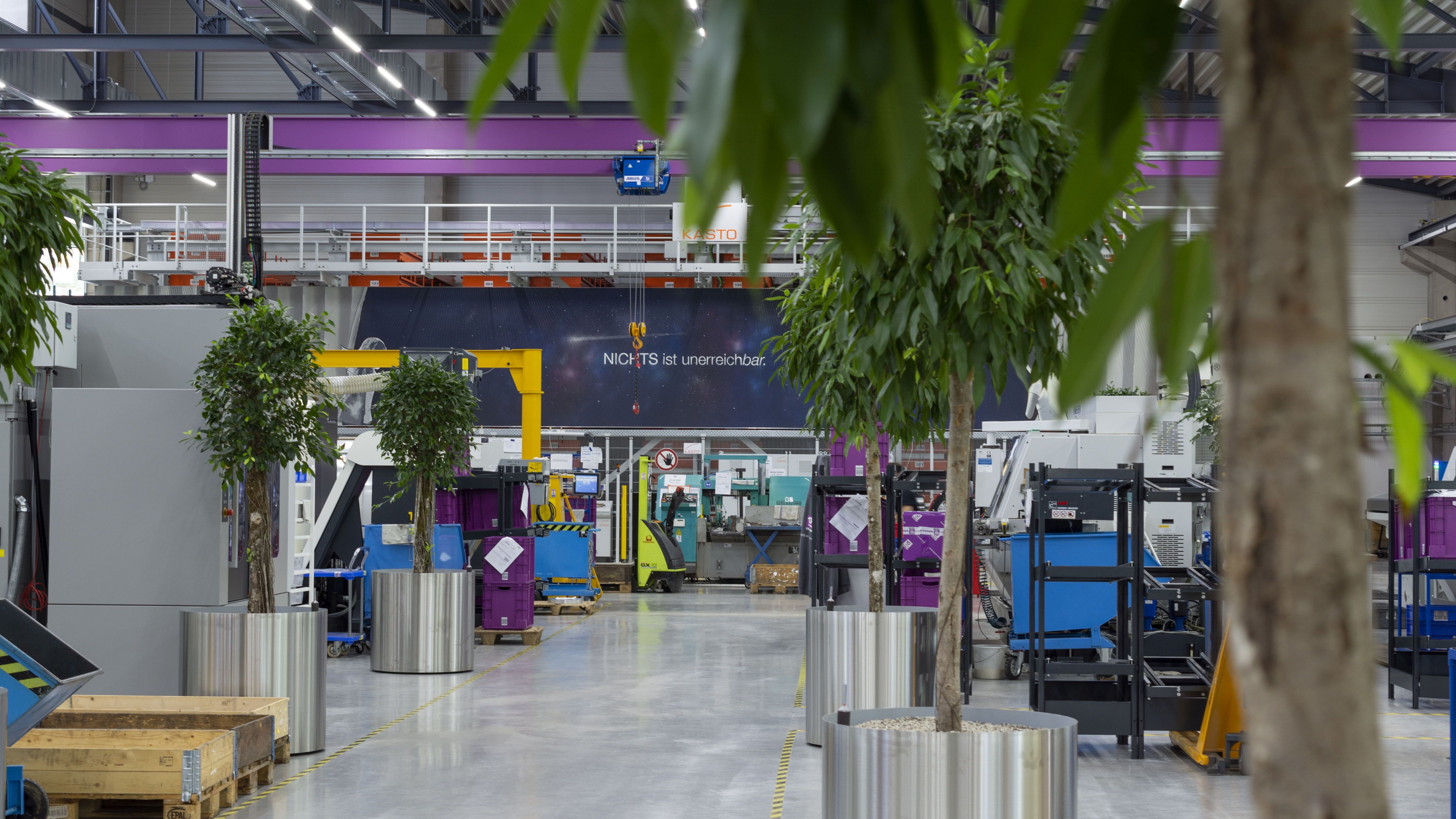 Transparente VACOM-Fabrik feierlich eingeweiht