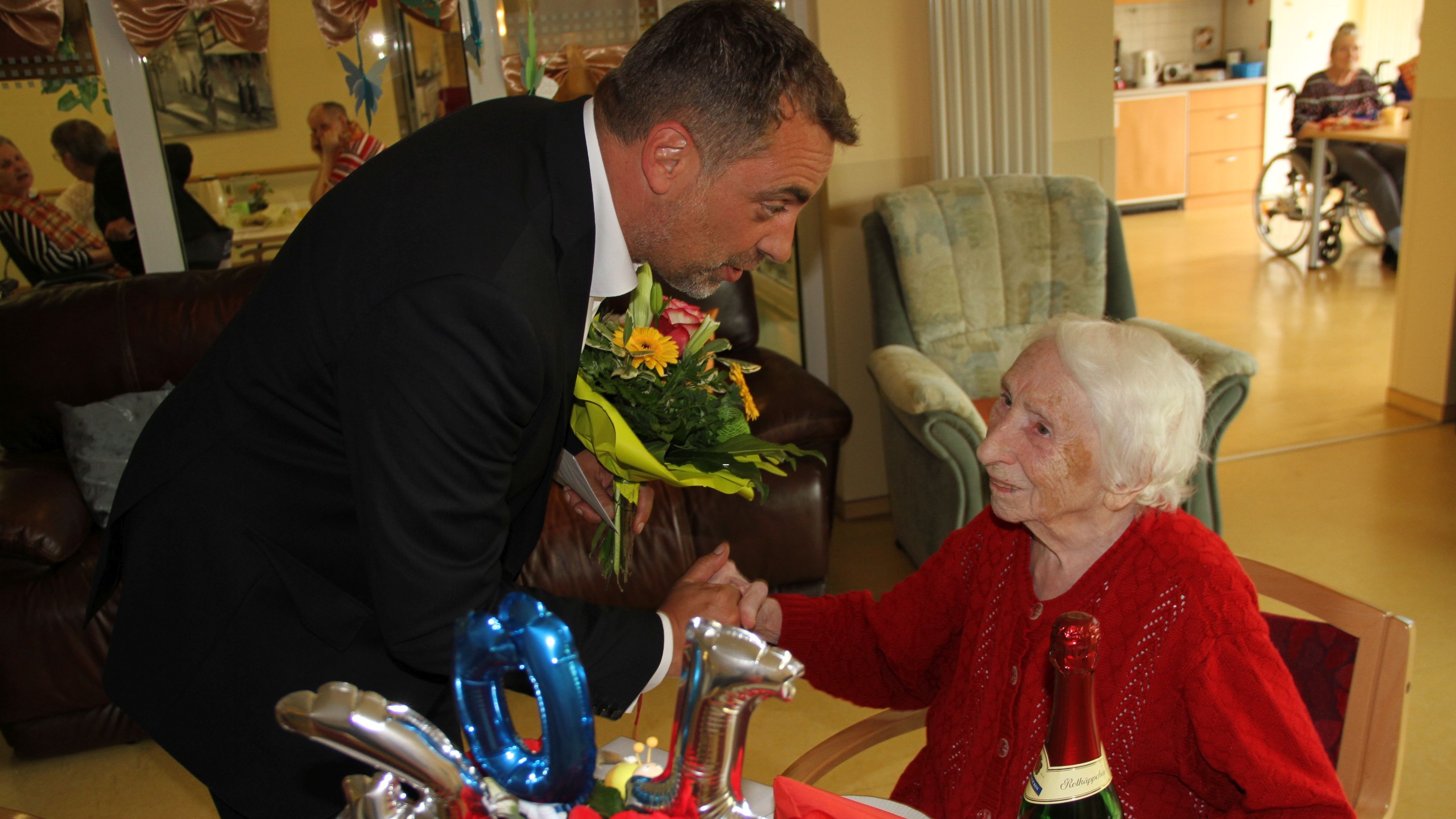 Gratulation zum 104. Geburtstag  