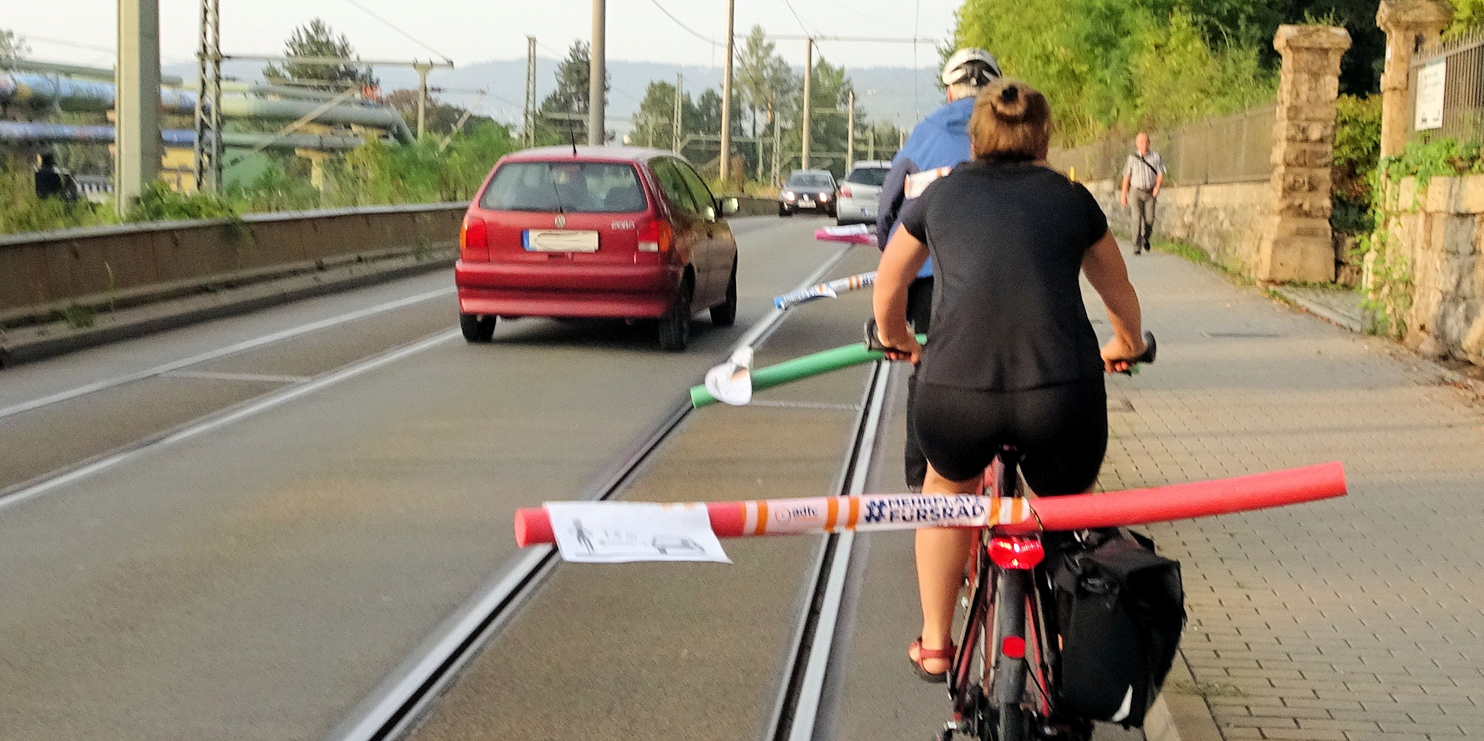 ADFC-Aktion in der Kahlaischen Straße 