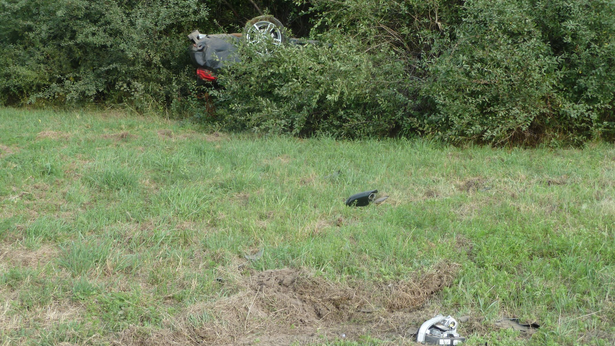 BMW überschlägt sich an der Anschlussstelle 