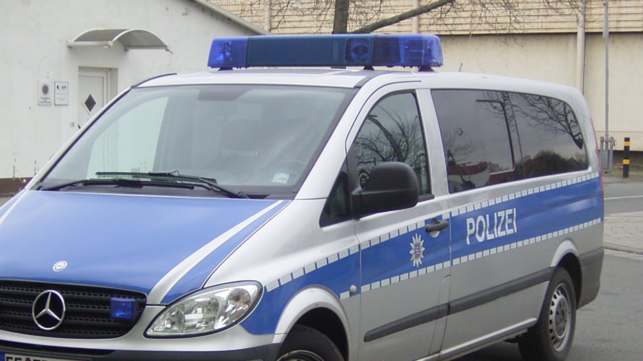 Abgeerntetes Feld brannte