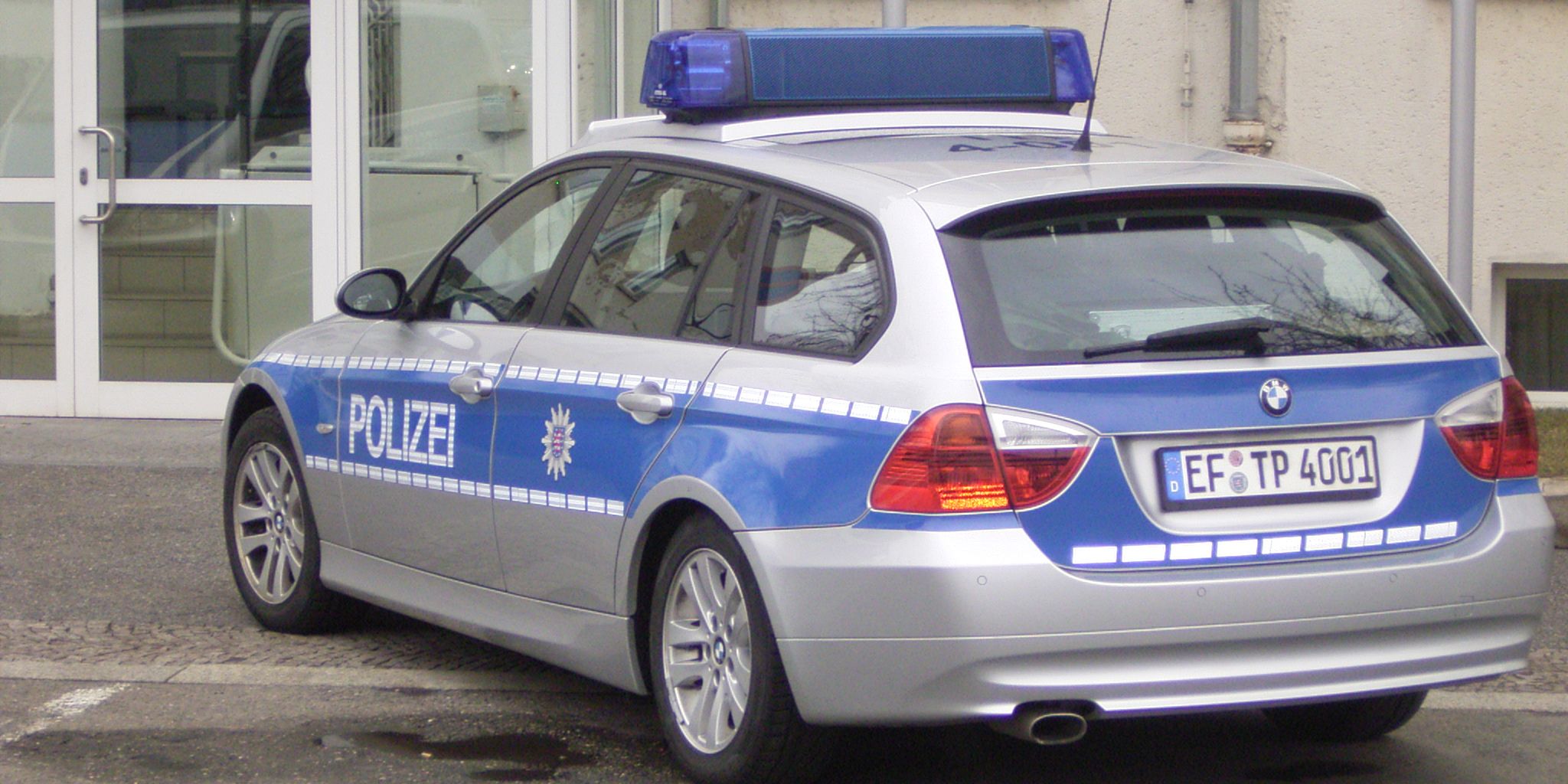 Mit Pkw im Baustellenbereich gelandet Mit Pkw im Baustellenbereich gelandet