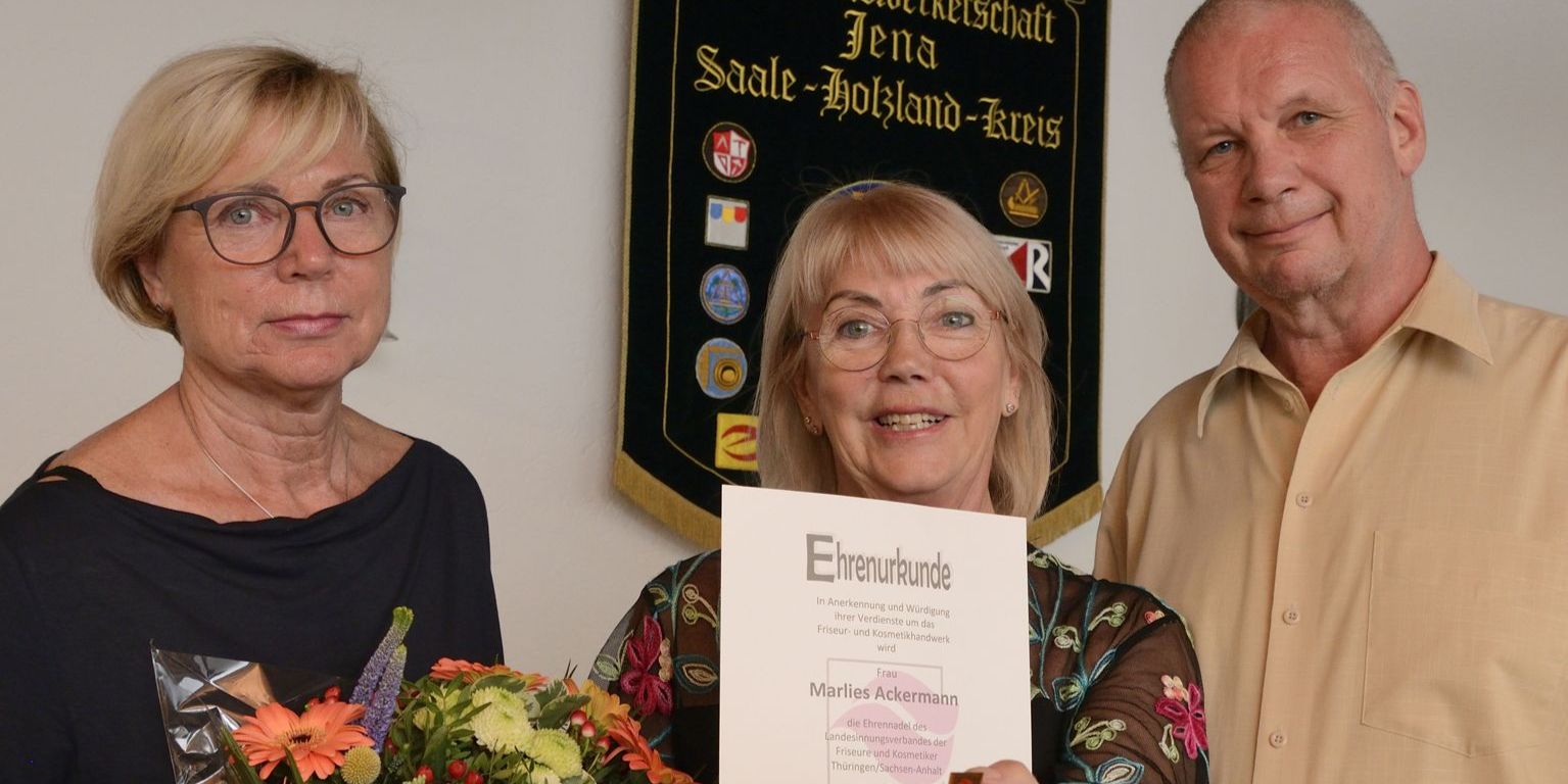 Goldene Ehrennadel für Jenaer Kosmetikerin