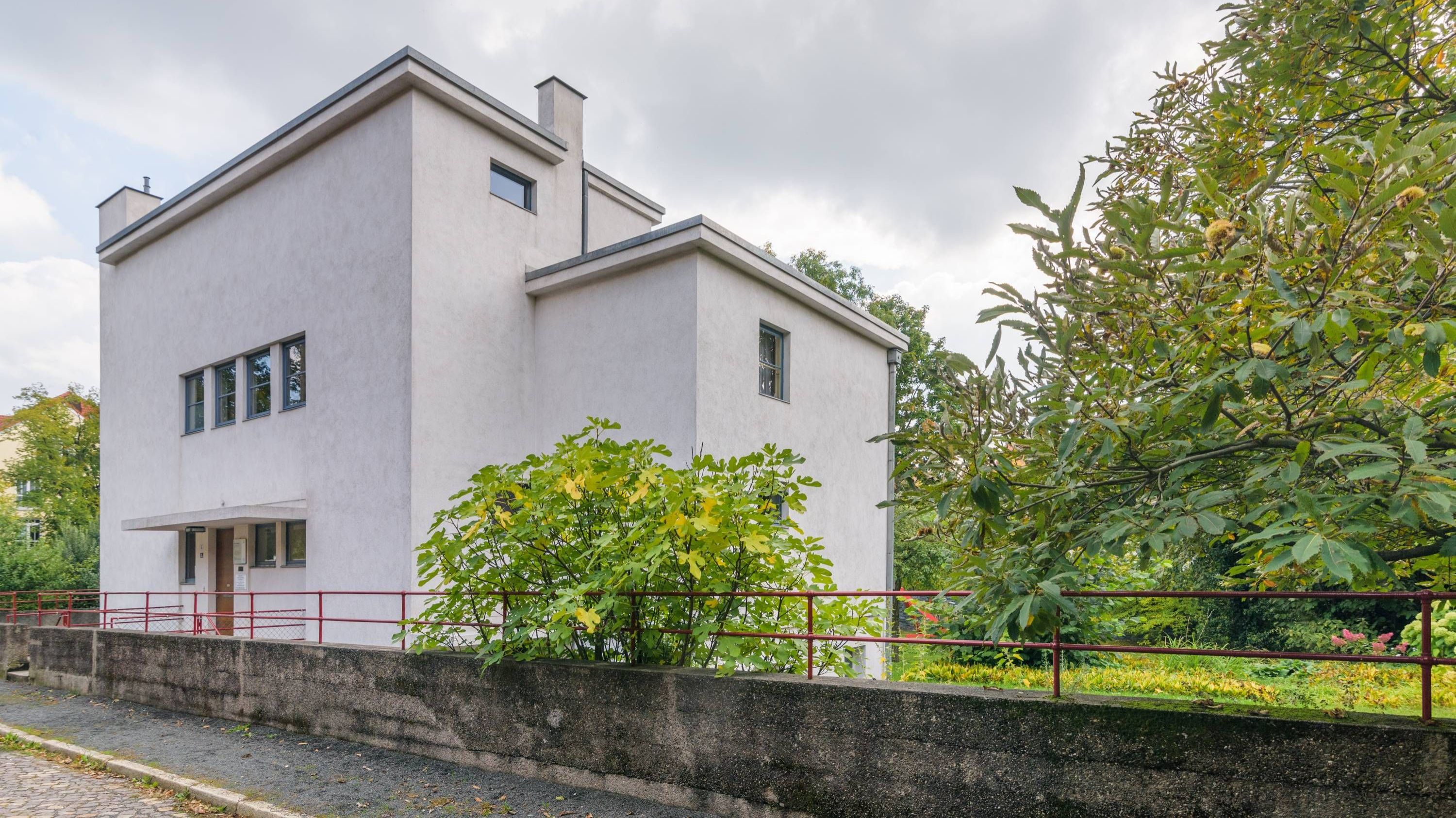 Stadtführung “Henry van de Velde und die Bauhaus-Künstler in Jena“