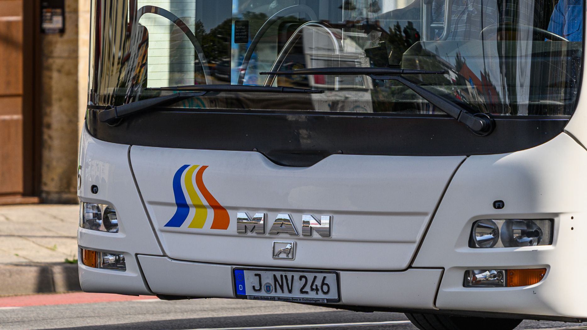 Bus-Linie 12: Umleitung wegen gesperrter Schrödinger Straße 