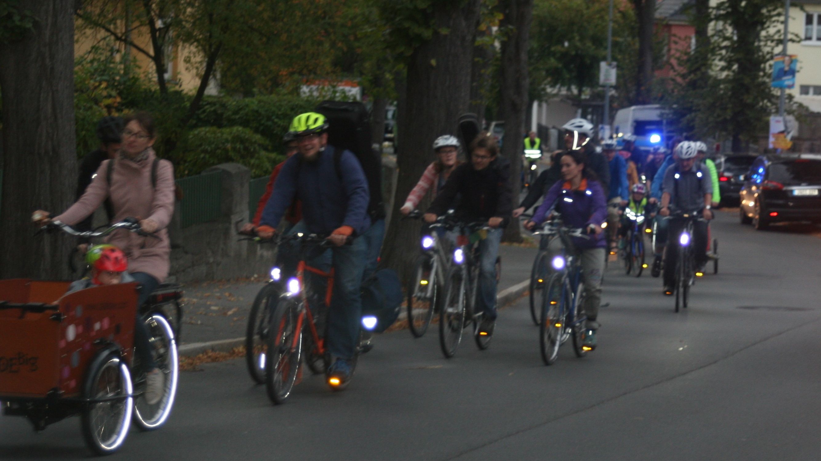 100 Radfahrer protestieren bei Critical Mass 