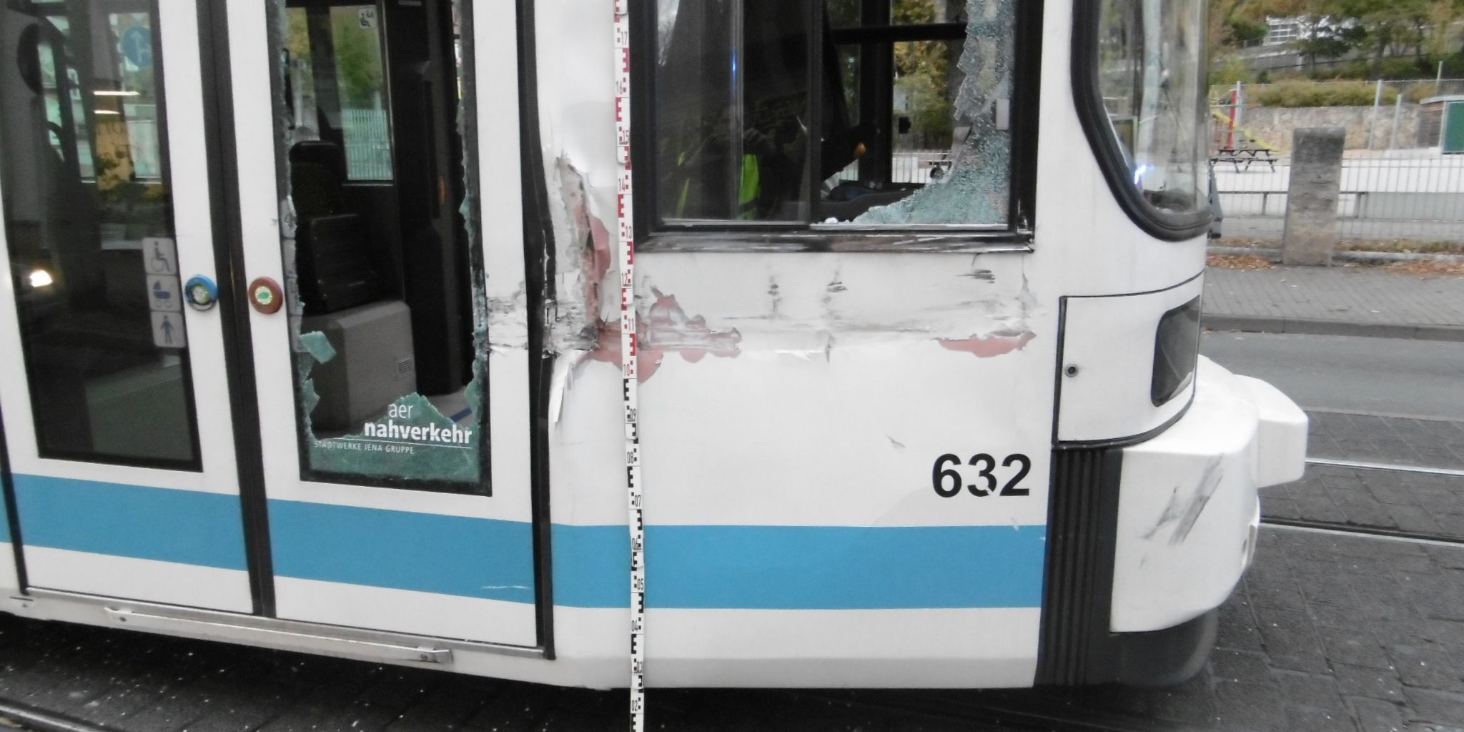 Lkw stieß gegen Straßenbahn