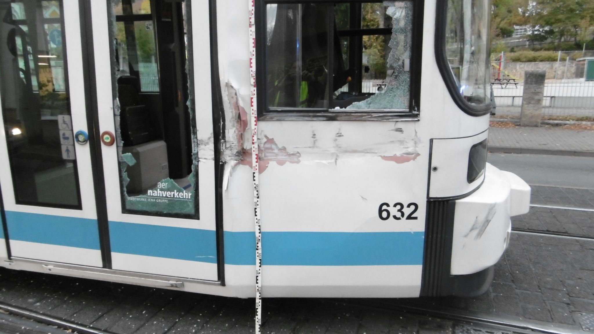 Lkw stieß gegen Straßenbahn