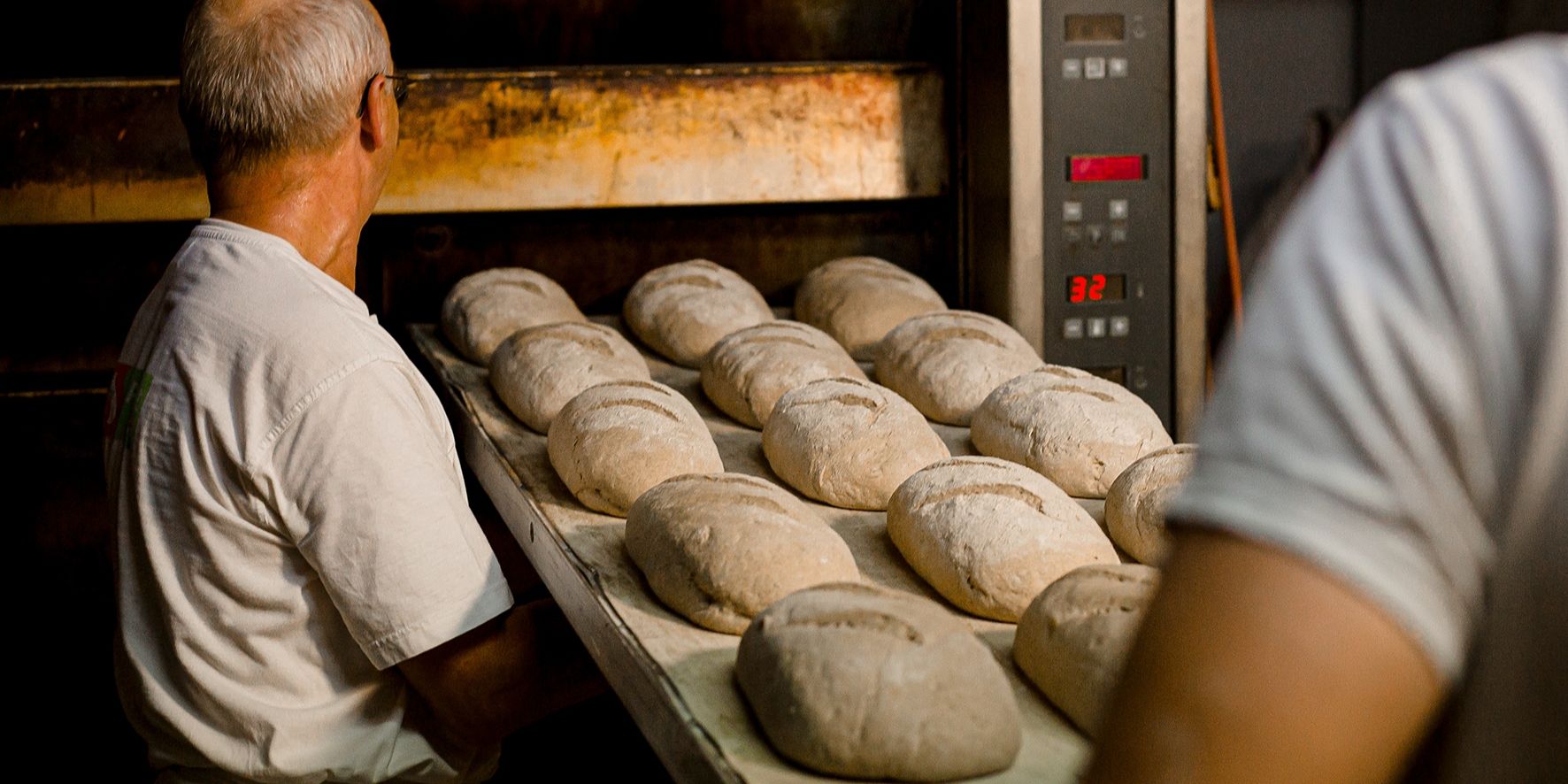 Mini-Löhne besonders im Lebensmittel- und Gastgewerbe Mini-Löhne besonders im Lebensmittel- und Gastgewerbe