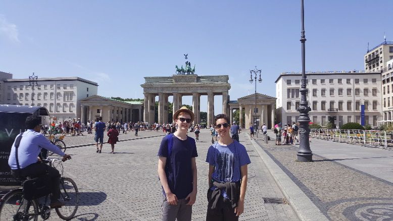 SCHOTT organisiert internationalen Austausch für Mitarbeiterkinder