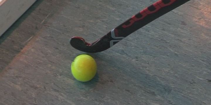 Punktspielbetrieb für Hockeyspieler in der Halle