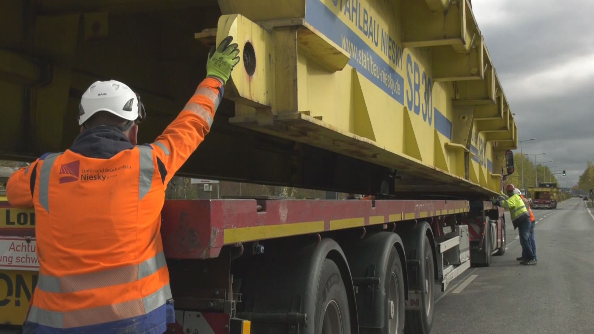 Behelfsbrücke abbauen: Die Tage der Übergangskonstruktion sind gezählt