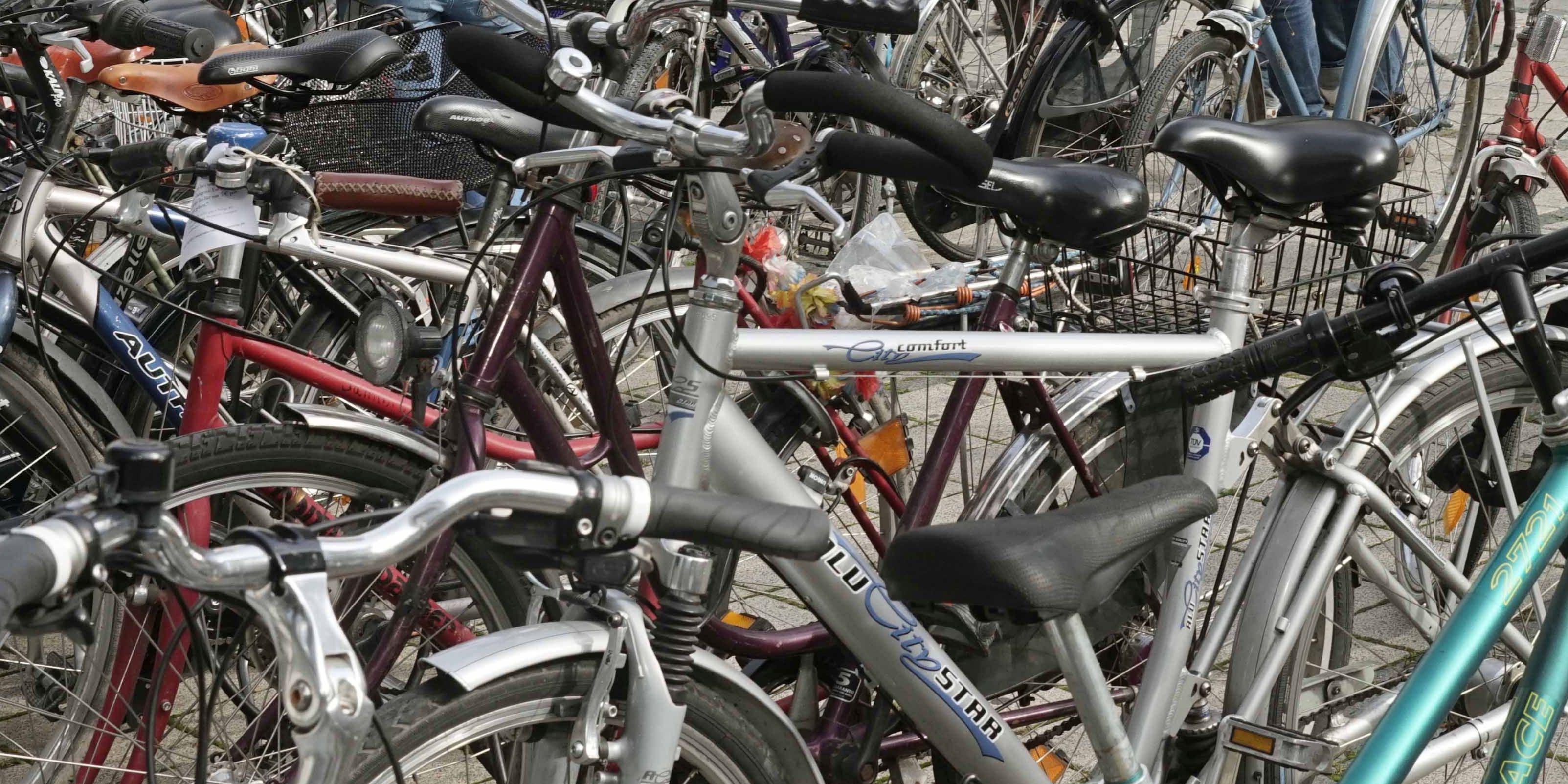 Fahrradversteigerung bei der ÜAG Fahrradversteigerung bei der ÜAG