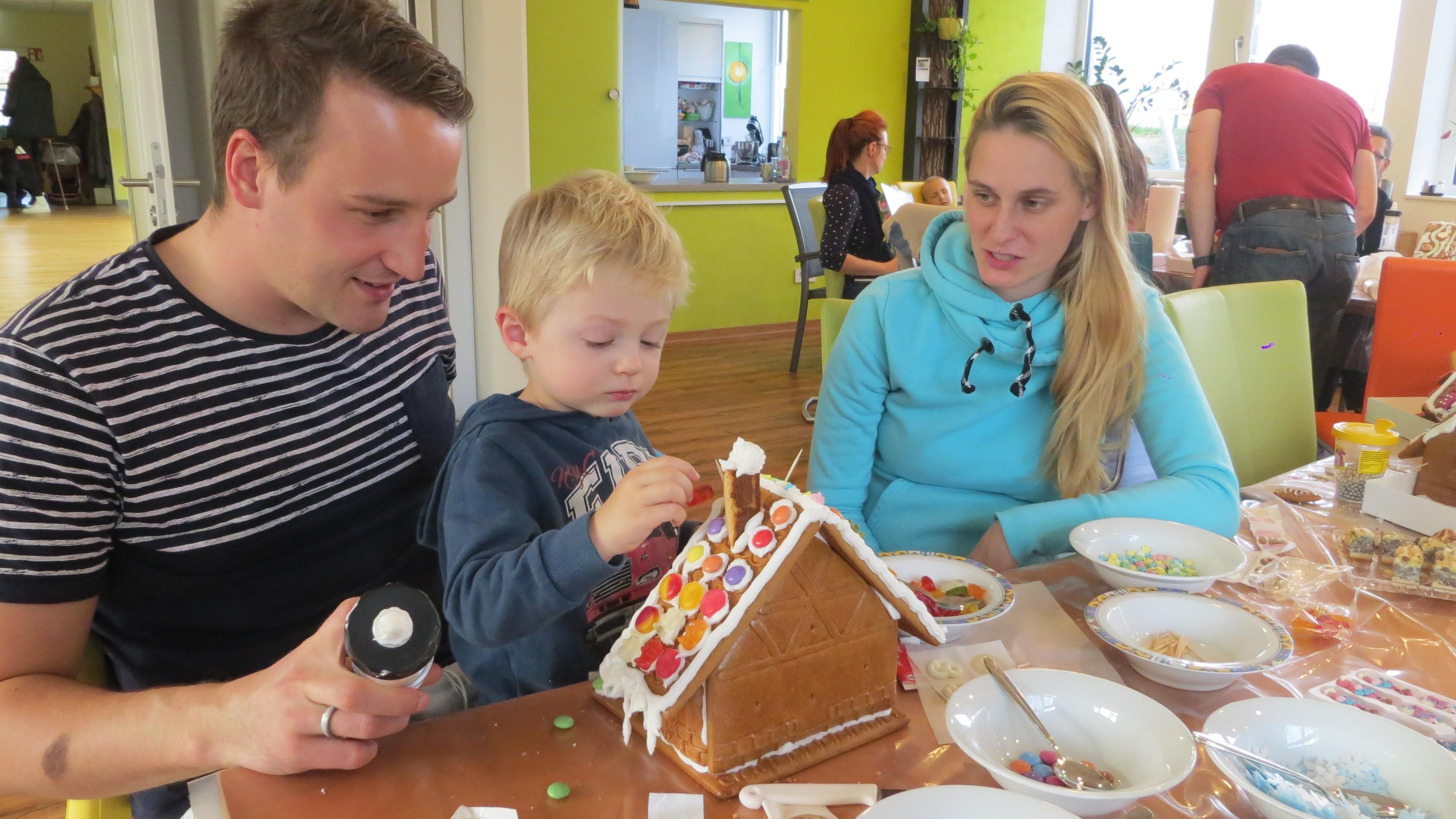 Weihnachtsbäckerei im Haus EKKStein