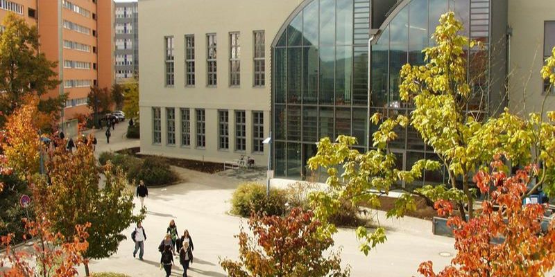 Ausstellung zu Instrumenten ziviler Konfliktbearbeitung 