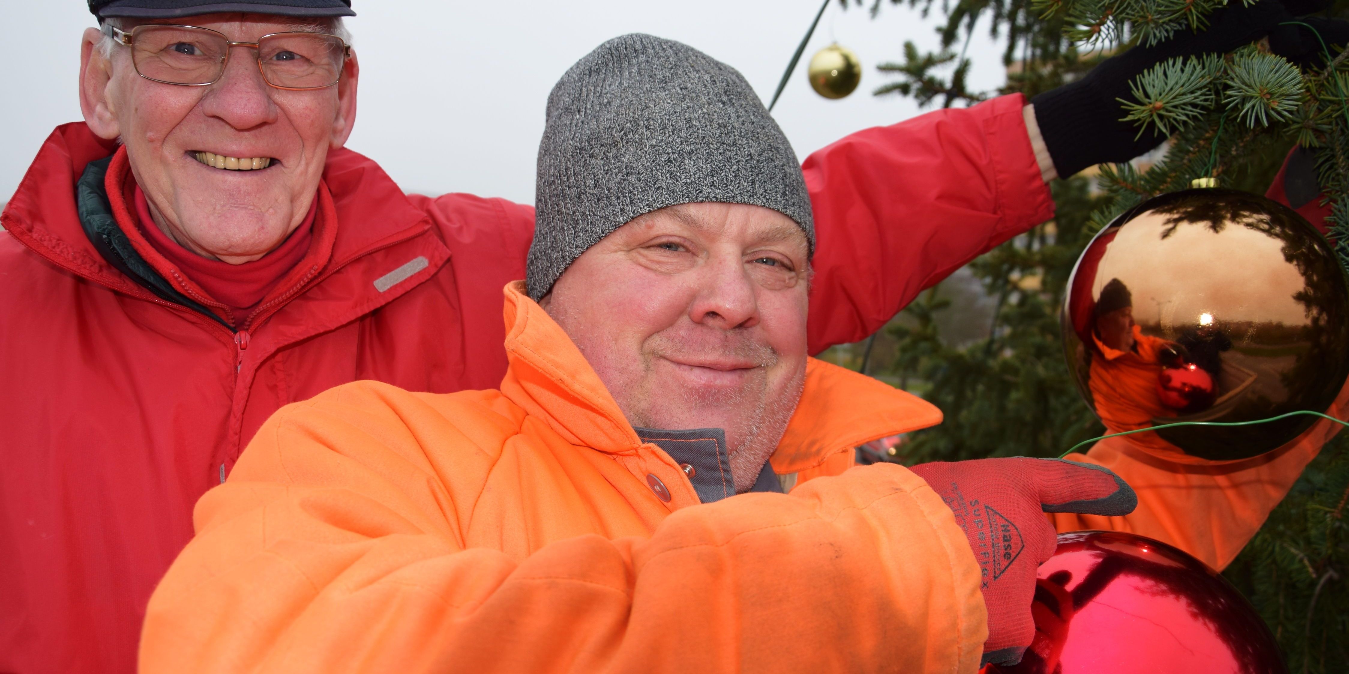 Lobedaer Weihnachtsbaum geschmückt 