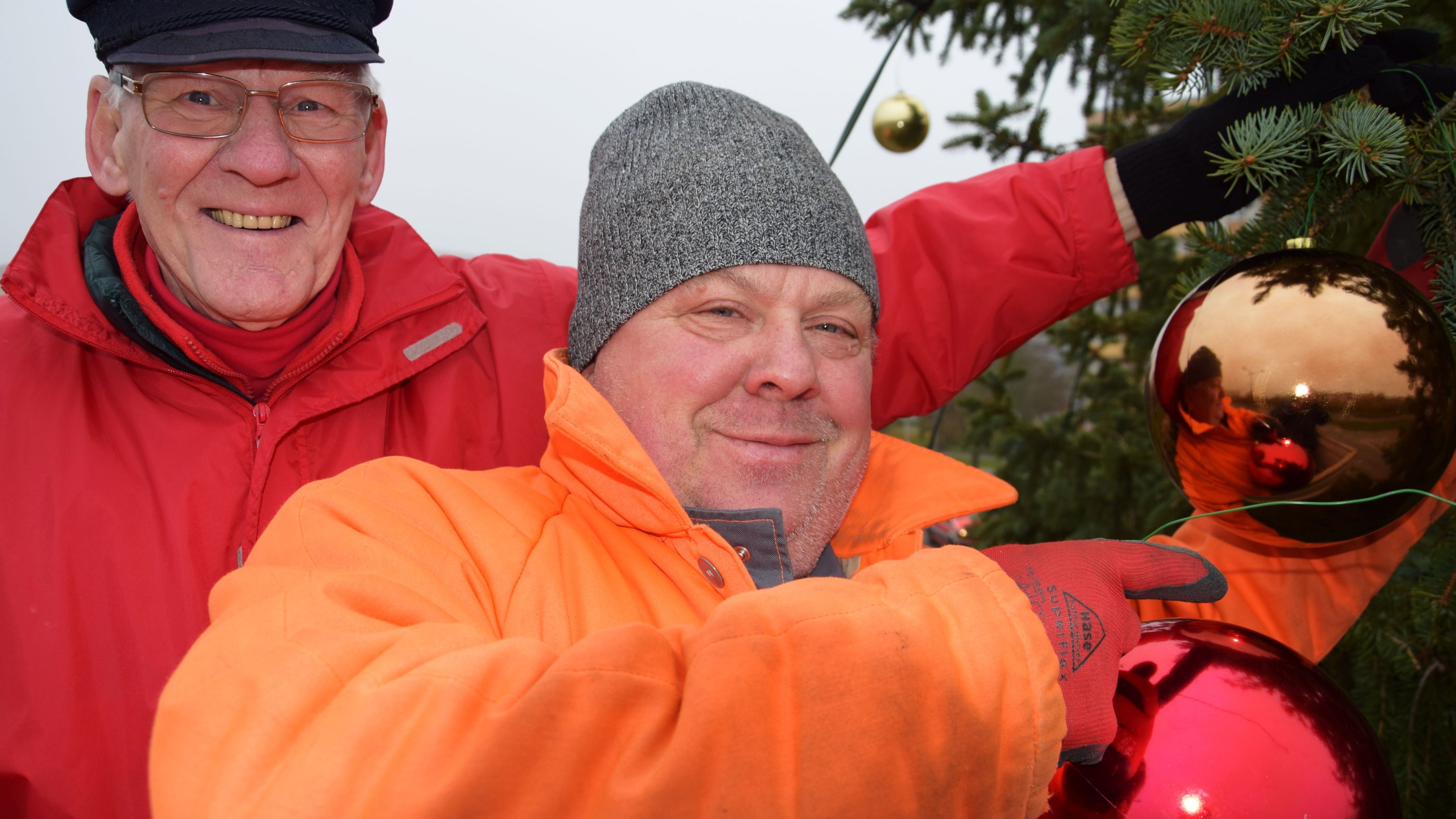 Lobedaer Weihnachtsbaum geschmückt 
