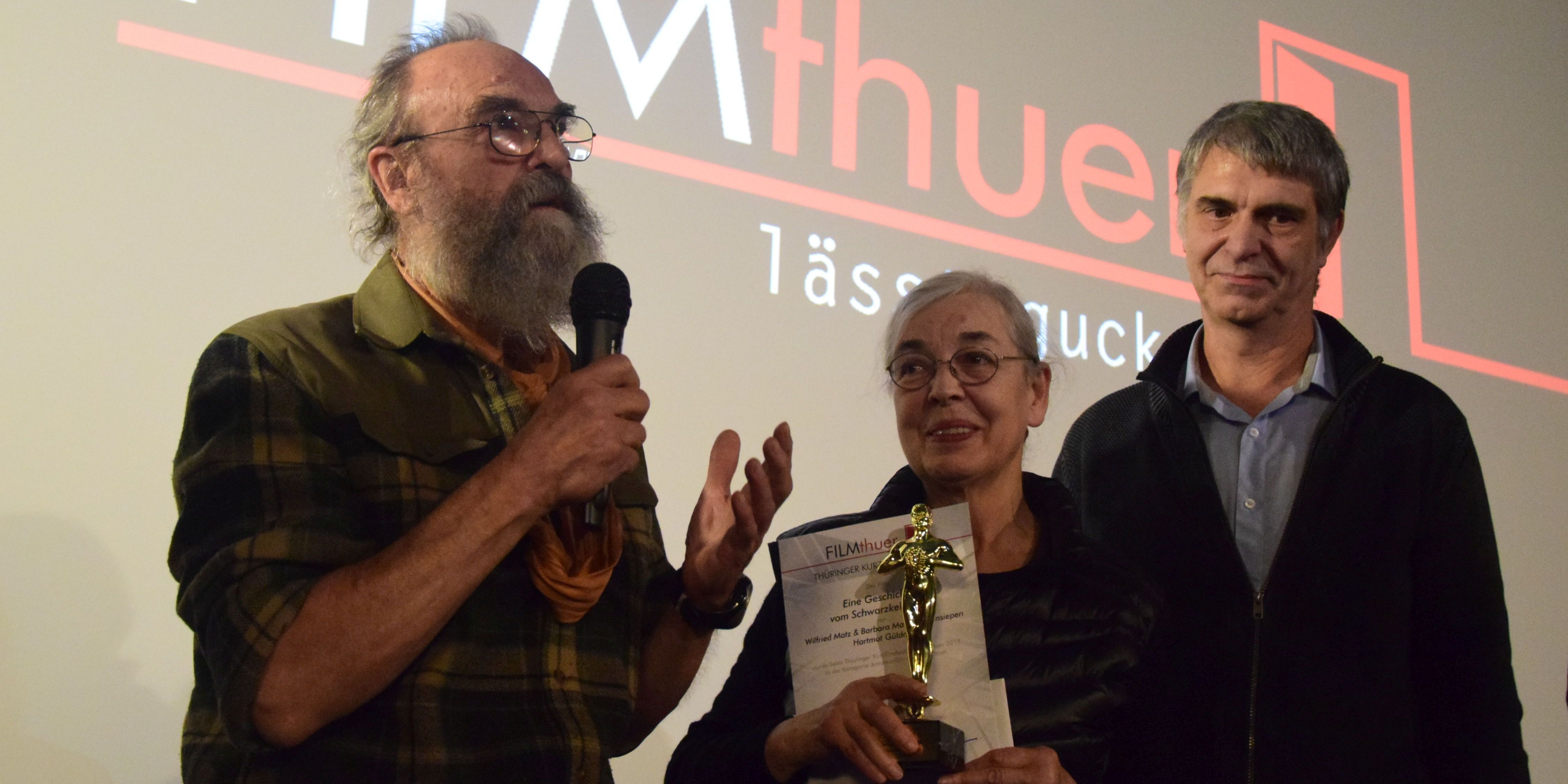 FILMthuer: Gold für Schwarzkehlchen und Kampfkunst 