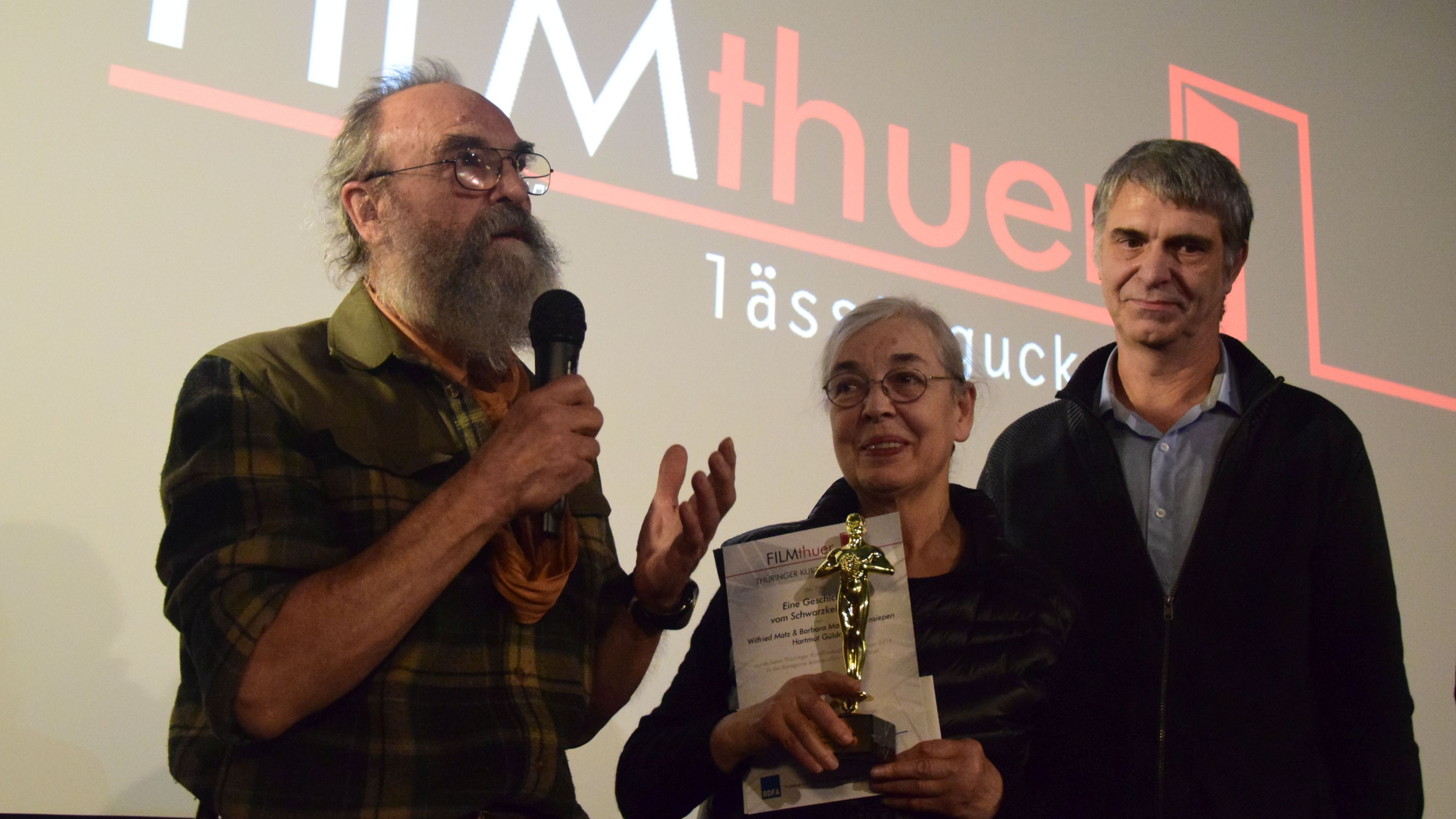 FILMthuer: Gold für Schwarzkehlchen und Kampfkunst 