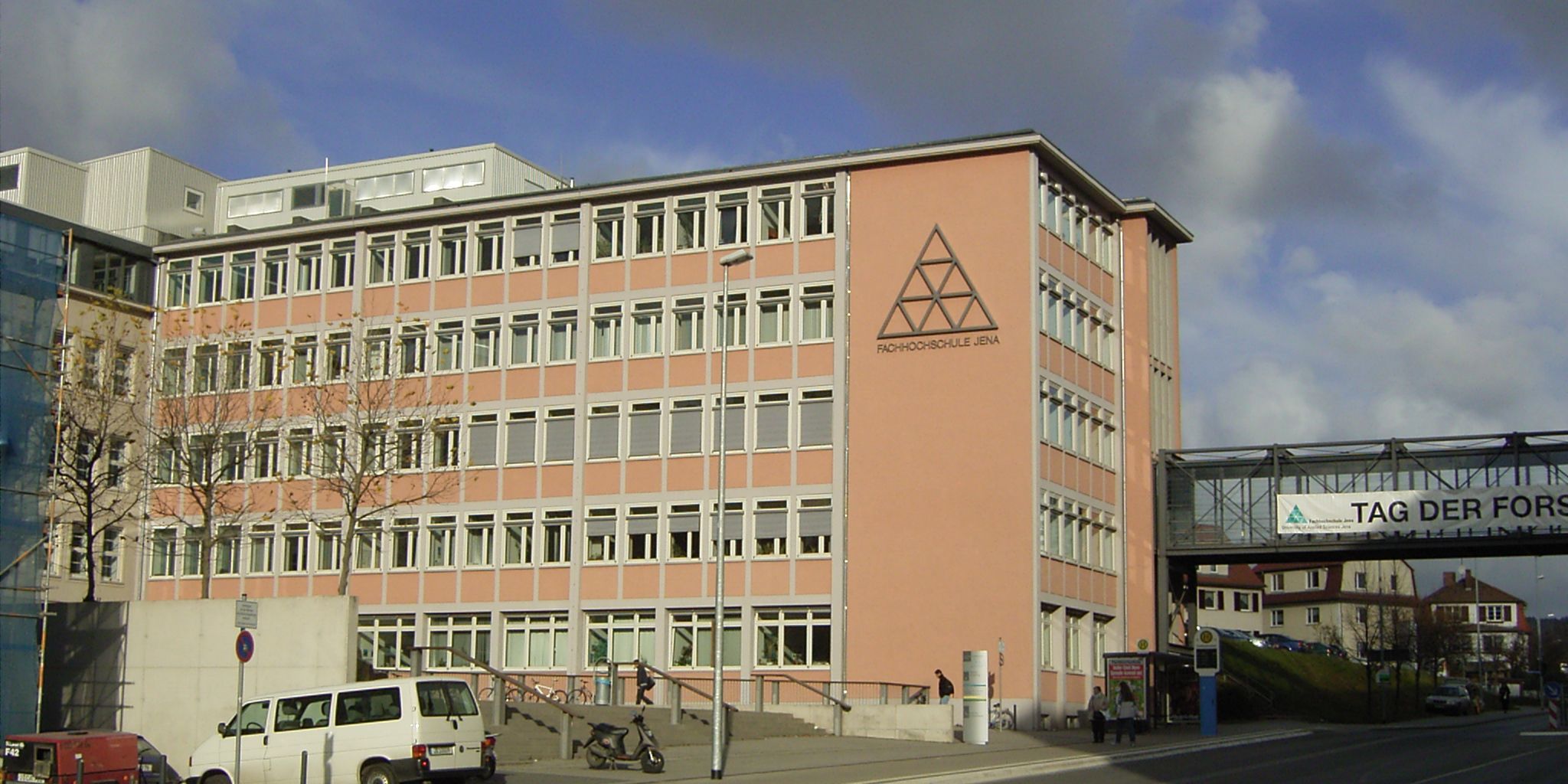 Gespräch zur Ausstellung „Wirksam ohne Waffen“ 